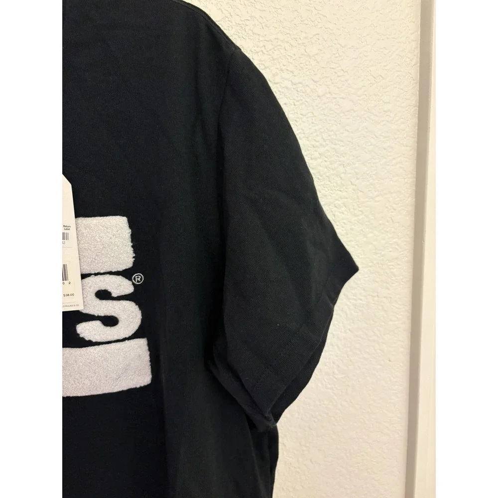 Levi's Men's Black and White Sherpa Logo Tee. Size‎ XL